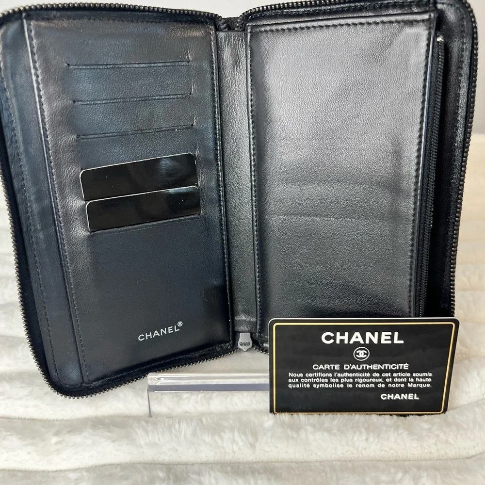 💯 Authentic Chanel Travel line Zippy Wallet